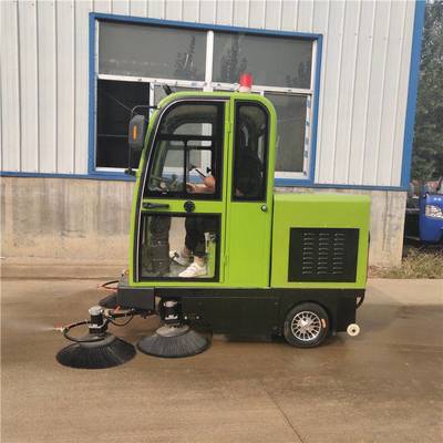 鴻宇純電動掃路車 高效環保的校園清潔解決方案