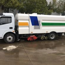 城市美容師 解讀現(xiàn)代掃路車(chē)的科技與使命